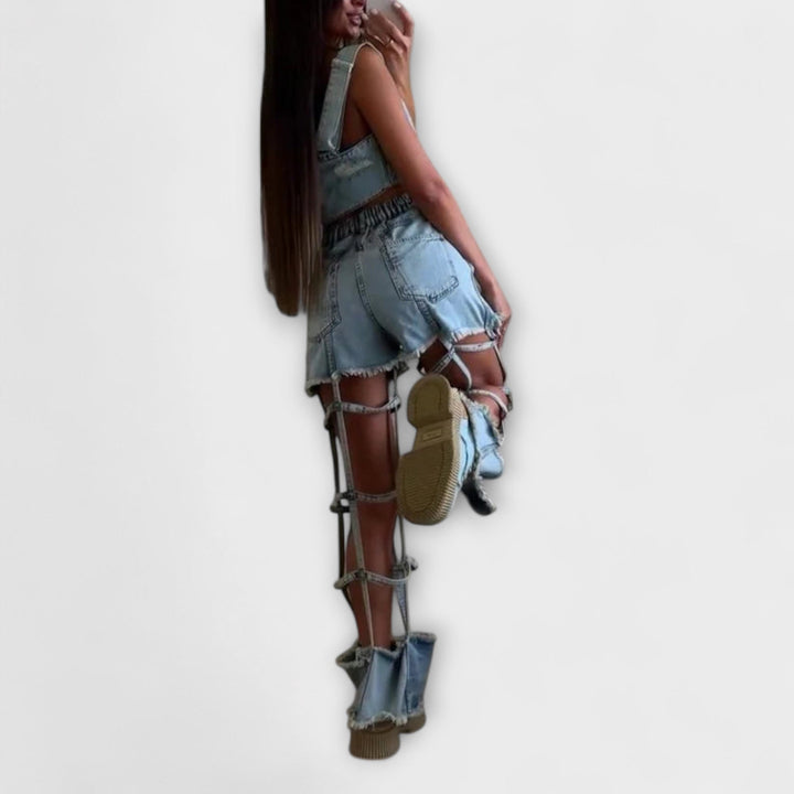 Gaia™ ｜ Štýlový svetlomodrý denimový crop top s detailmi na ramienkach a roztrhnutými šortkami